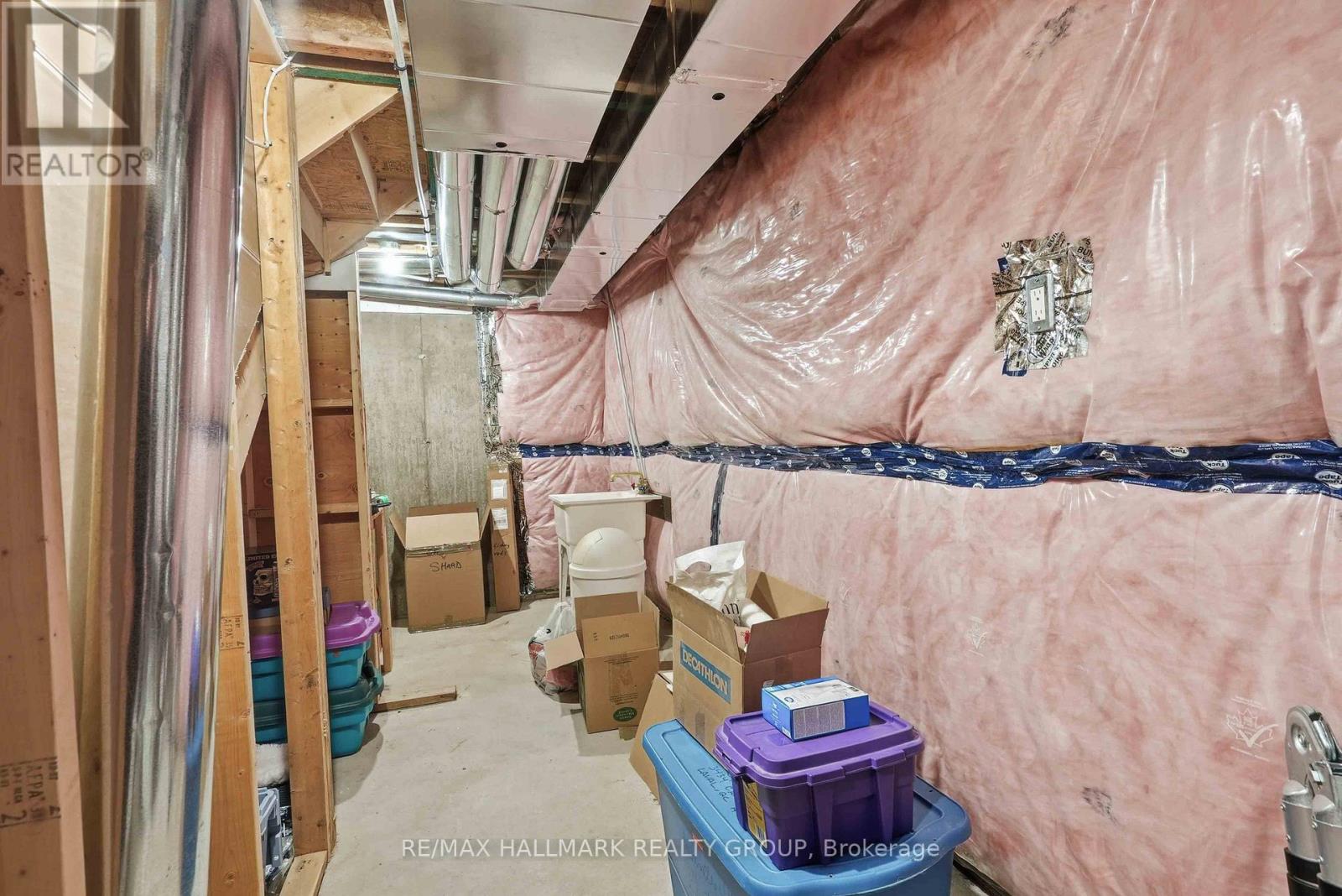 210 Hawkmere Way, Ottawa, Ontario K1T 0R5 - Photo 31 - X12561048