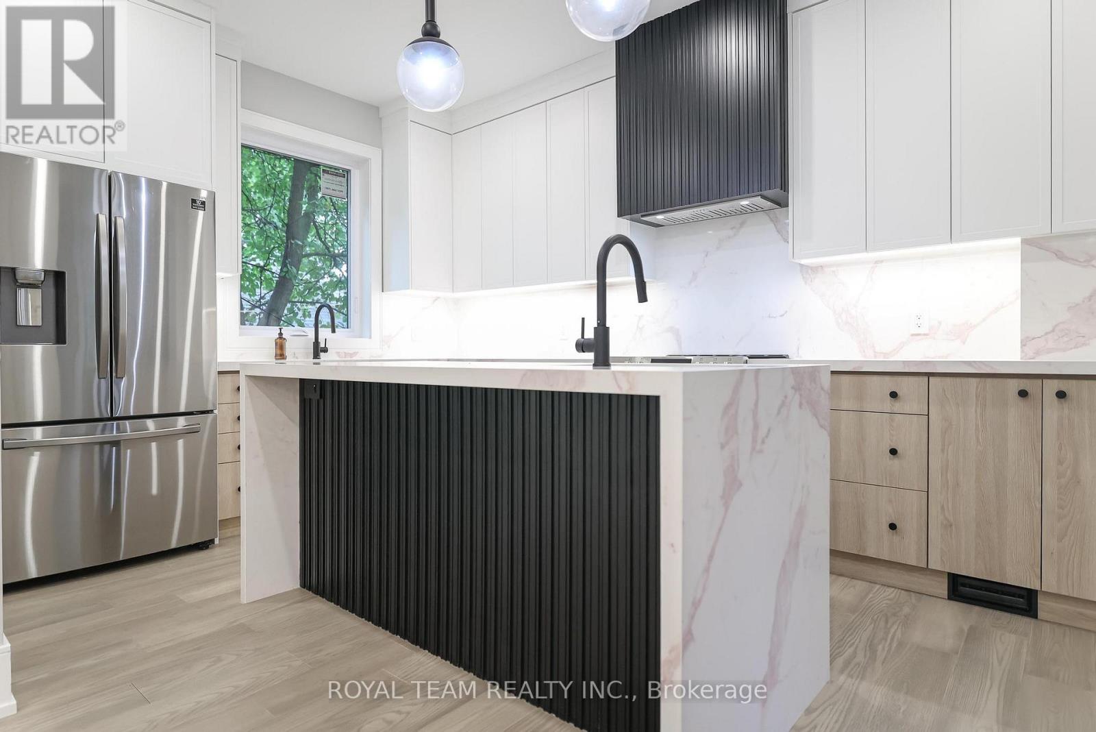 150 St Johns Road, Toronto, Ontario  M6P 1T9 - Photo 12 - W12428881