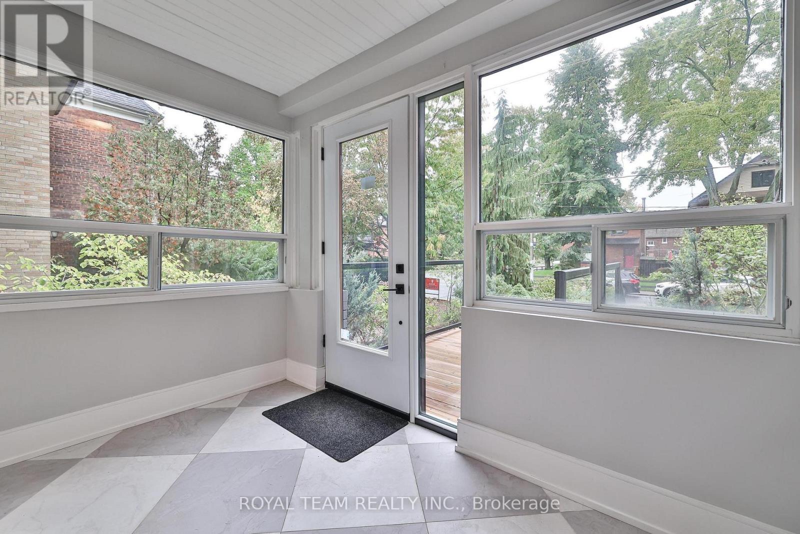 150 St Johns Road, Toronto, Ontario  M6P 1T9 - Photo 16 - W12428881