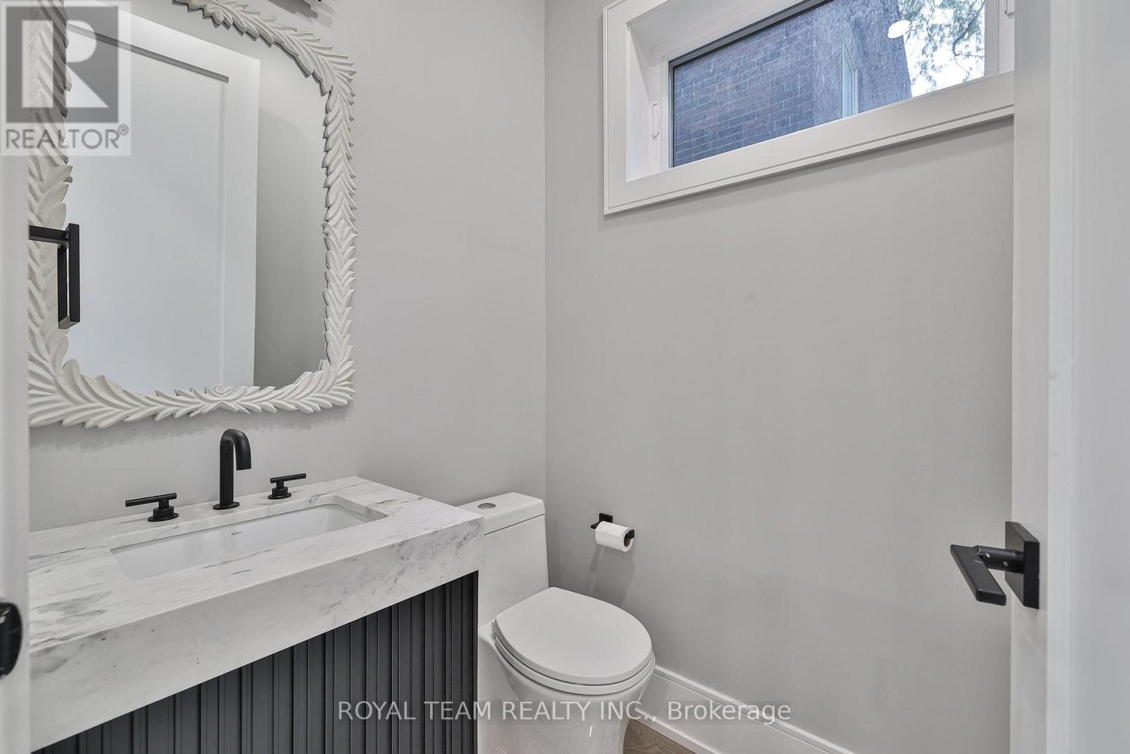 150 St Johns Road, Toronto, Ontario  M6P 1T9 - Photo 17 - W12428881