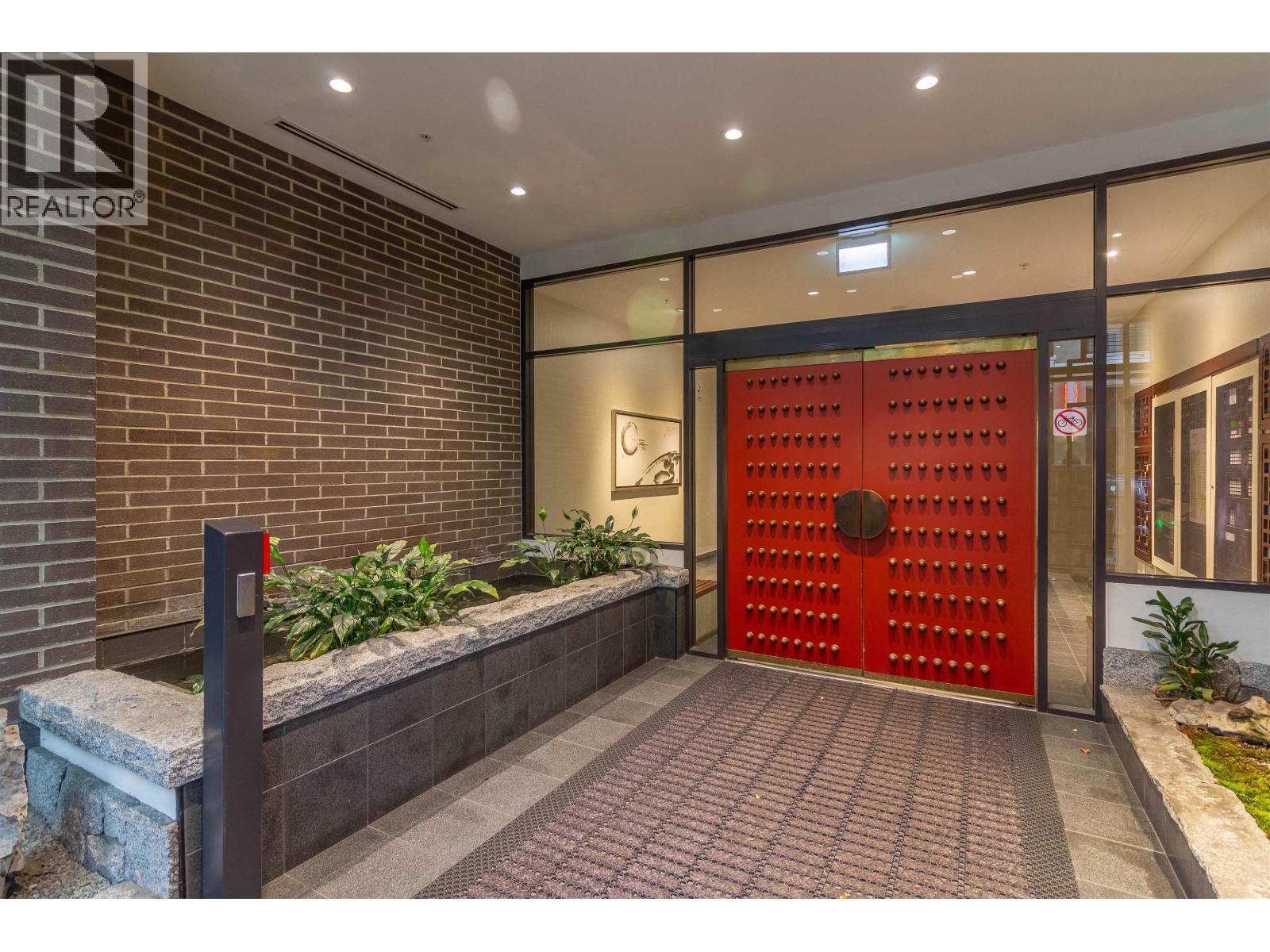 1810 188 Keefer Street, Vancouver, British Columbia  V6A 0E3 - Photo 2 - R3068896