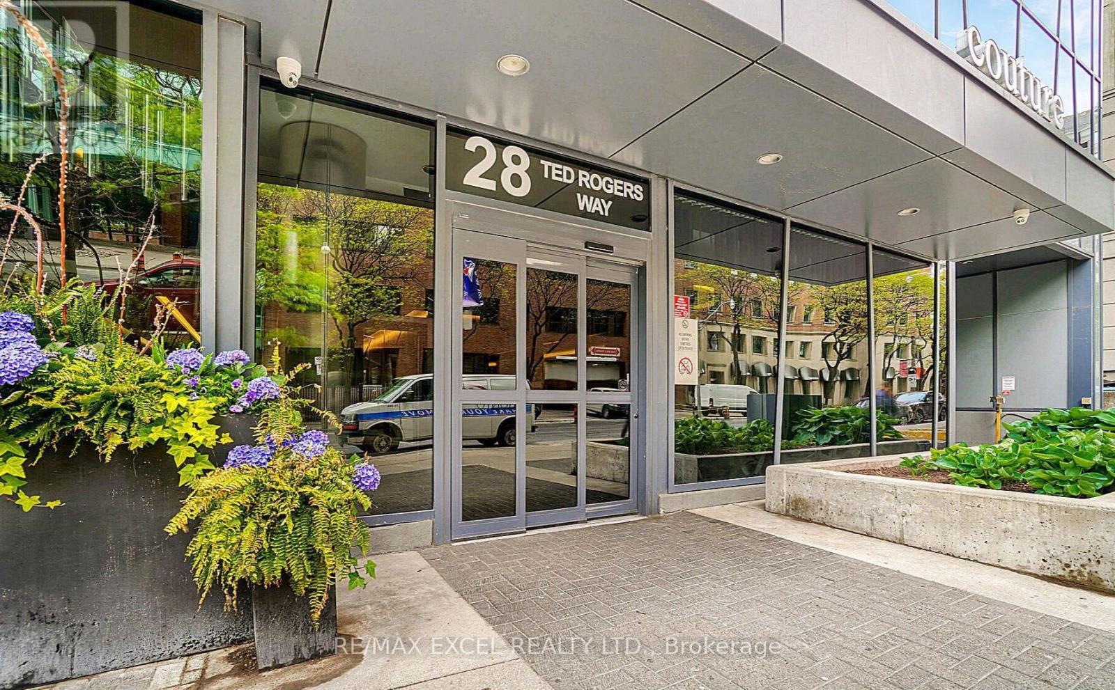 4201 - 28 Ted Rogers Way, Toronto, Ontario  M4Y 2W7 - Photo 2 - C12556458