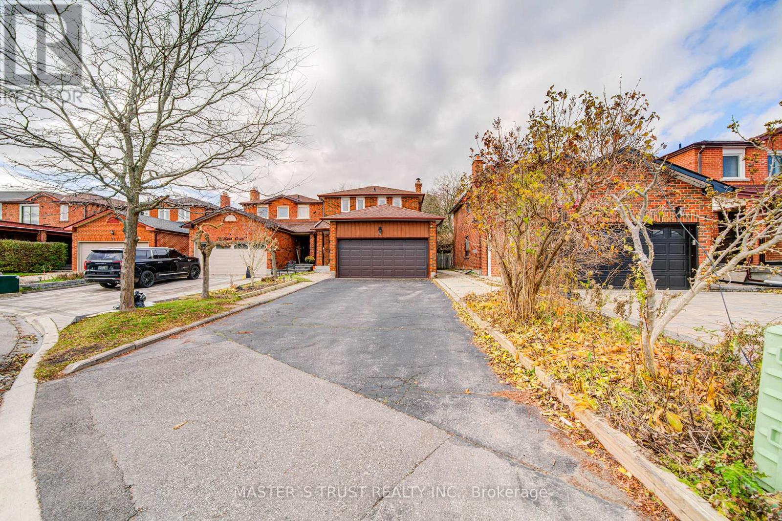 34 DENBY COURT, Markham, Ontario