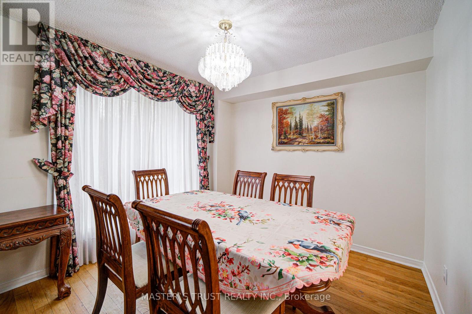 34 Denby Court, Markham, Ontario  L3R 4P6 - Photo 19 - N12561060