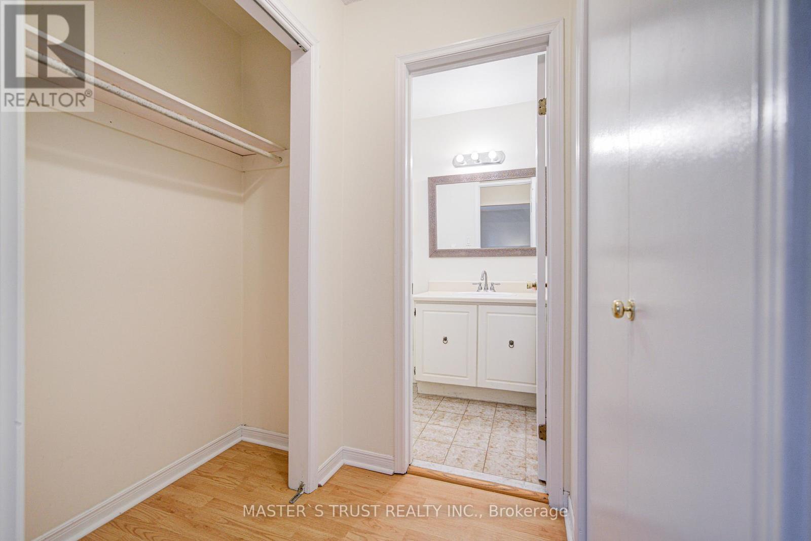 34 Denby Court, Markham, Ontario  L3R 4P6 - Photo 33 - N12561060