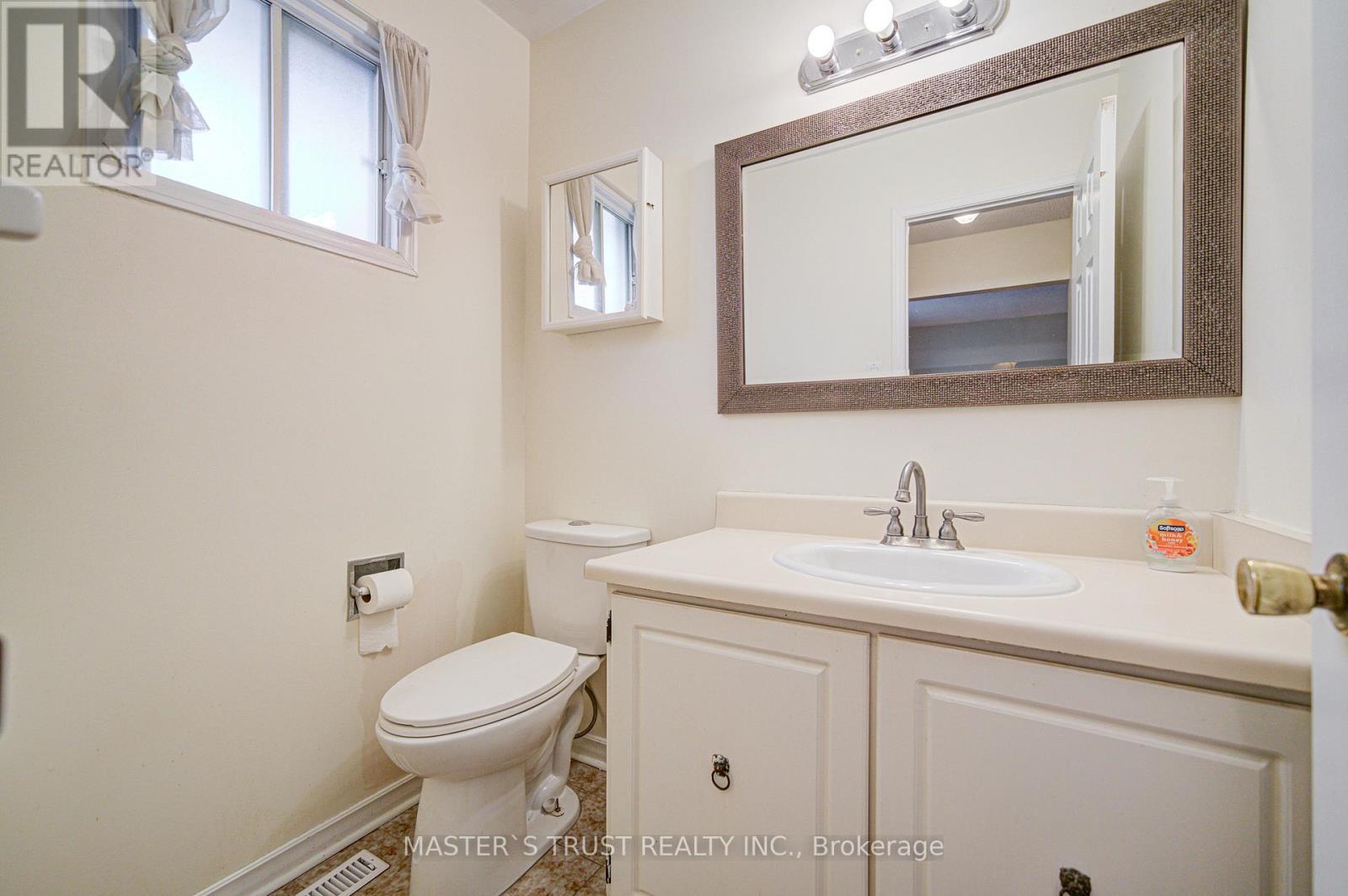 34 Denby Court, Markham, Ontario  L3R 4P6 - Photo 35 - N12561060