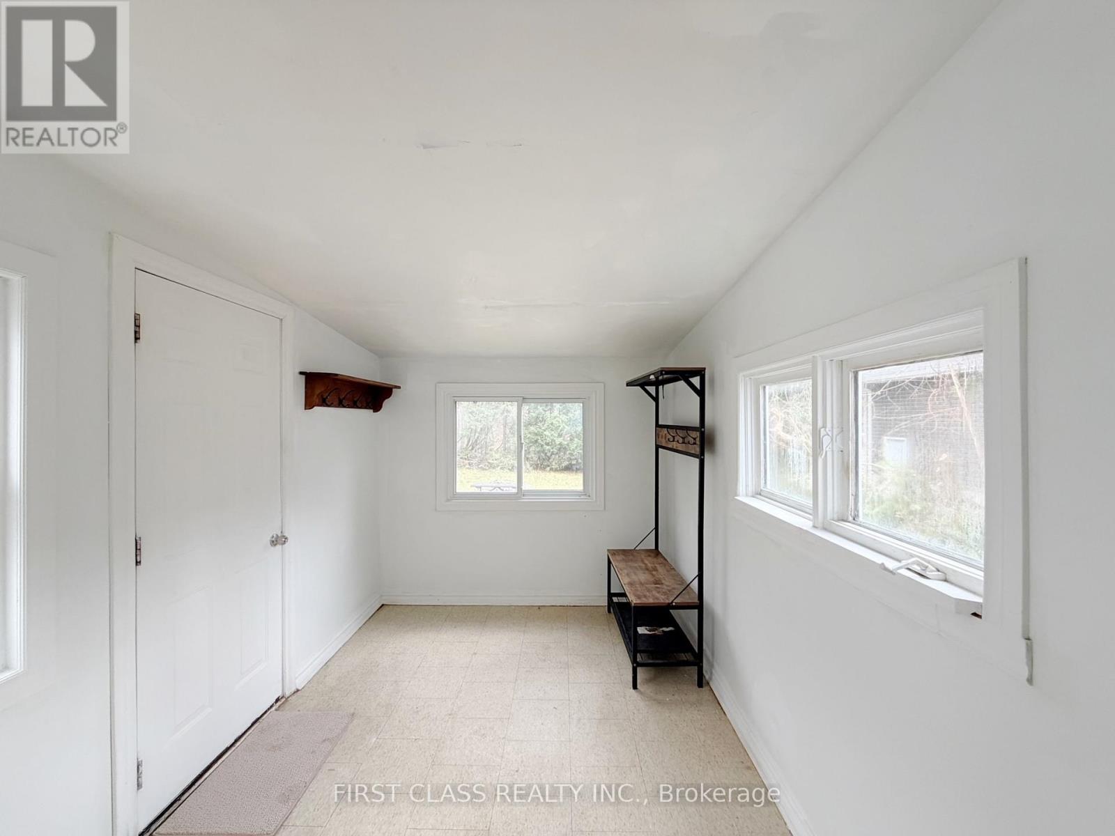 2081 Metro Road N, Georgina, Ontario  L0E 1L0 - Photo 14 - N12561074