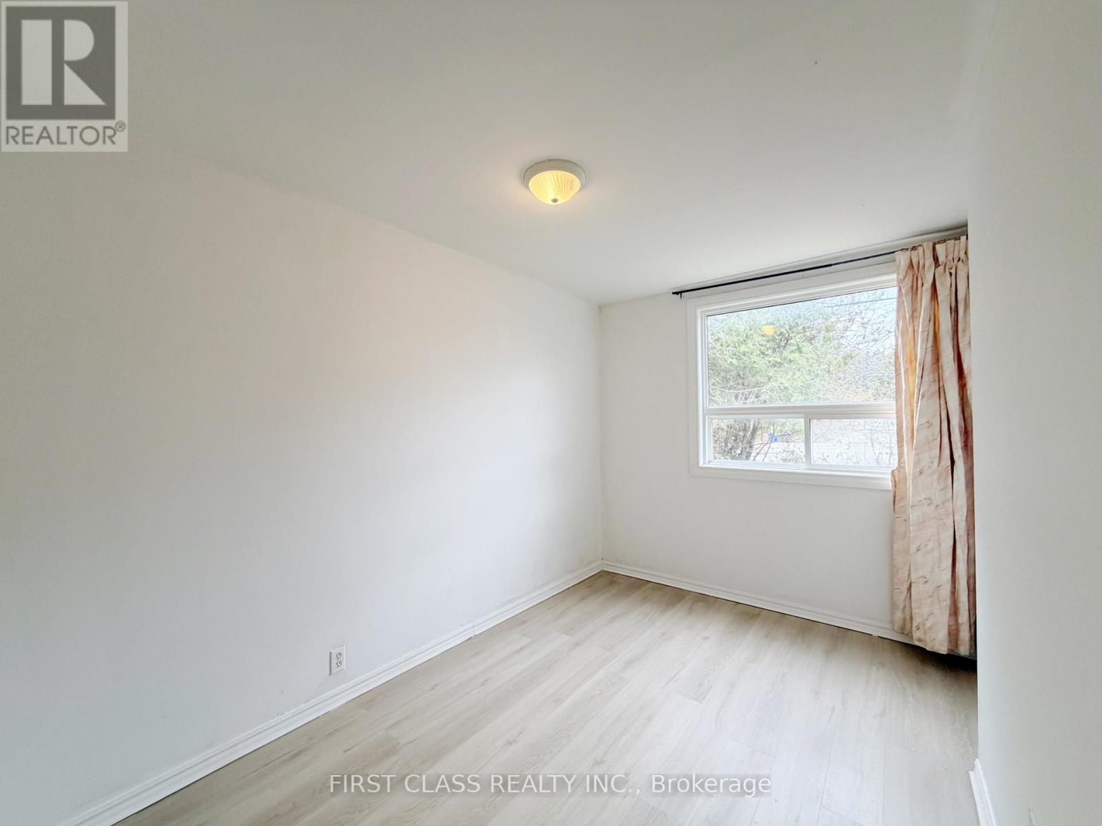 2081 Metro Road N, Georgina, Ontario  L0E 1L0 - Photo 4 - N12561074