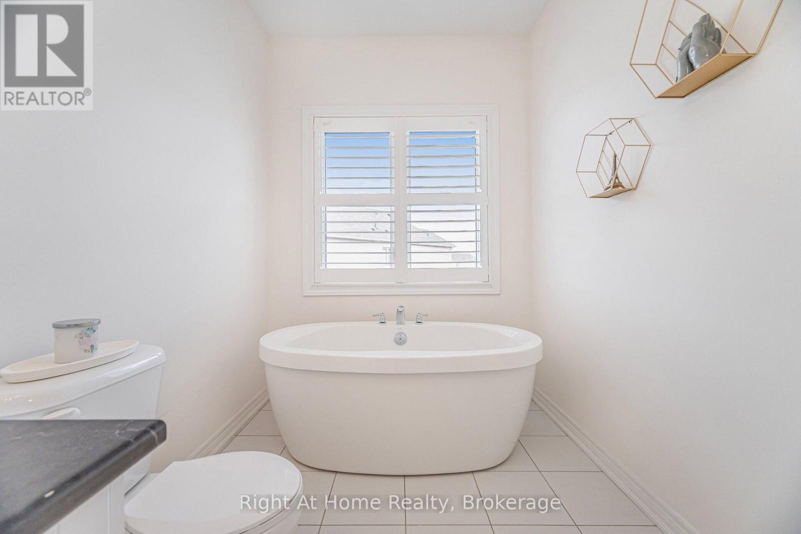 78 Boathouse Road, Brampton, Ontario L7A 5B7 - Photo 26 - W12554174