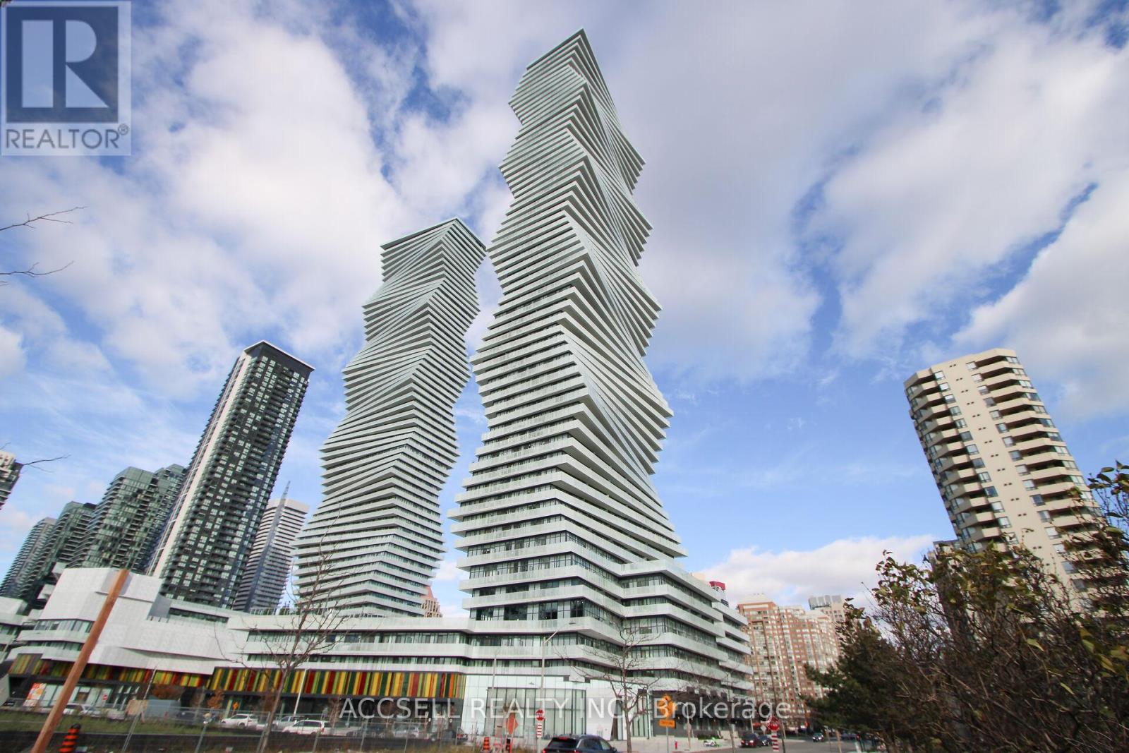 306 - 3883 Quartz Road, Mississauga, Ontario  L5B 4M6 - Photo 2 - W12561044