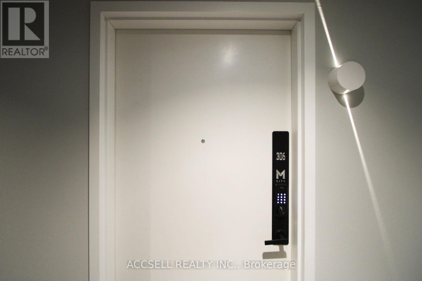 306 - 3883 Quartz Road, Mississauga, Ontario  L5B 4M6 - Photo 5 - W12561044