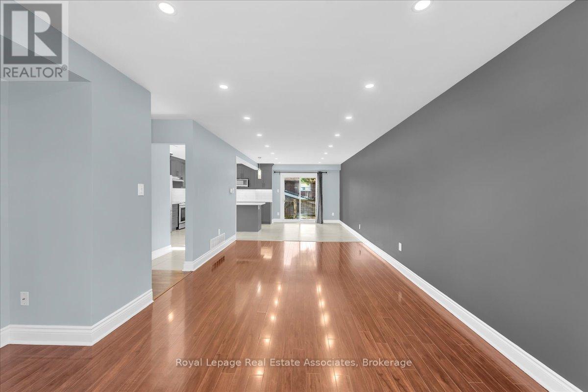 91 Bruce Beer Drive, Brampton, Ontario  L6V 2Z7 - Photo 14 - W12561062