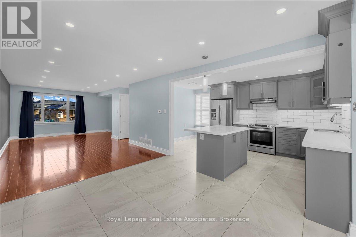 91 Bruce Beer Drive, Brampton, Ontario  L6V 2Z7 - Photo 15 - W12561062