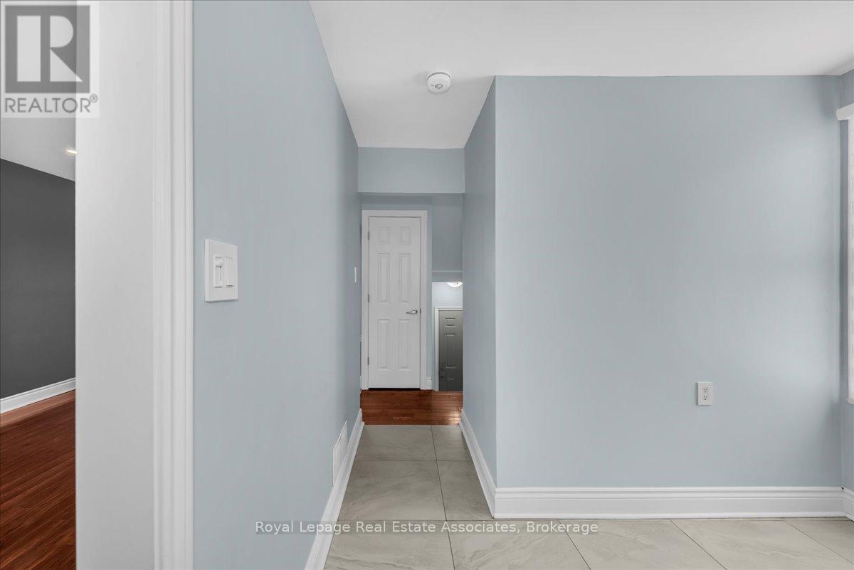 91 Bruce Beer Drive, Brampton, Ontario  L6V 2Z7 - Photo 18 - W12561062