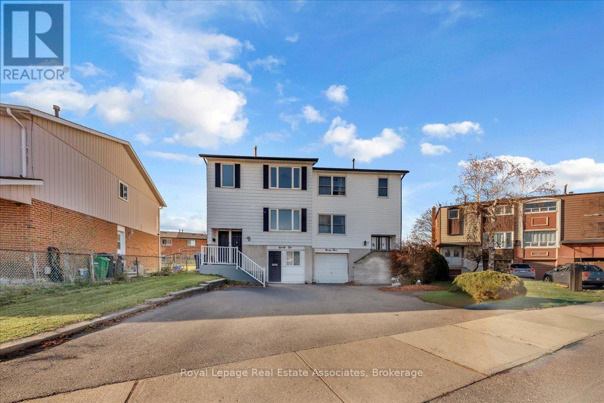 91 Bruce Beer Drive, Brampton, Ontario  L6V 2Z7 - Photo 2 - W12561062