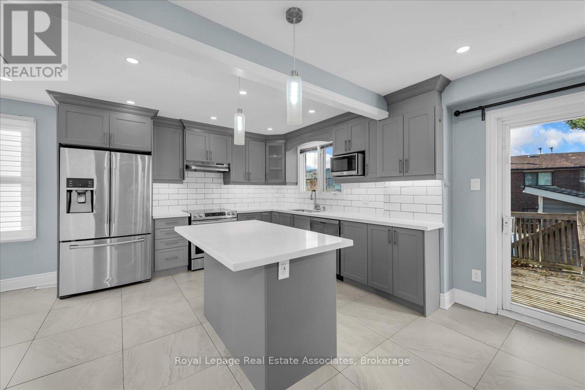 91 Bruce Beer Drive, Brampton, Ontario  L6V 2Z7 - Photo 20 - W12561062