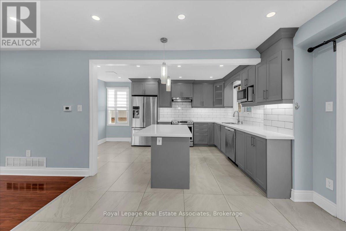 91 Bruce Beer Drive, Brampton, Ontario  L6V 2Z7 - Photo 21 - W12561062