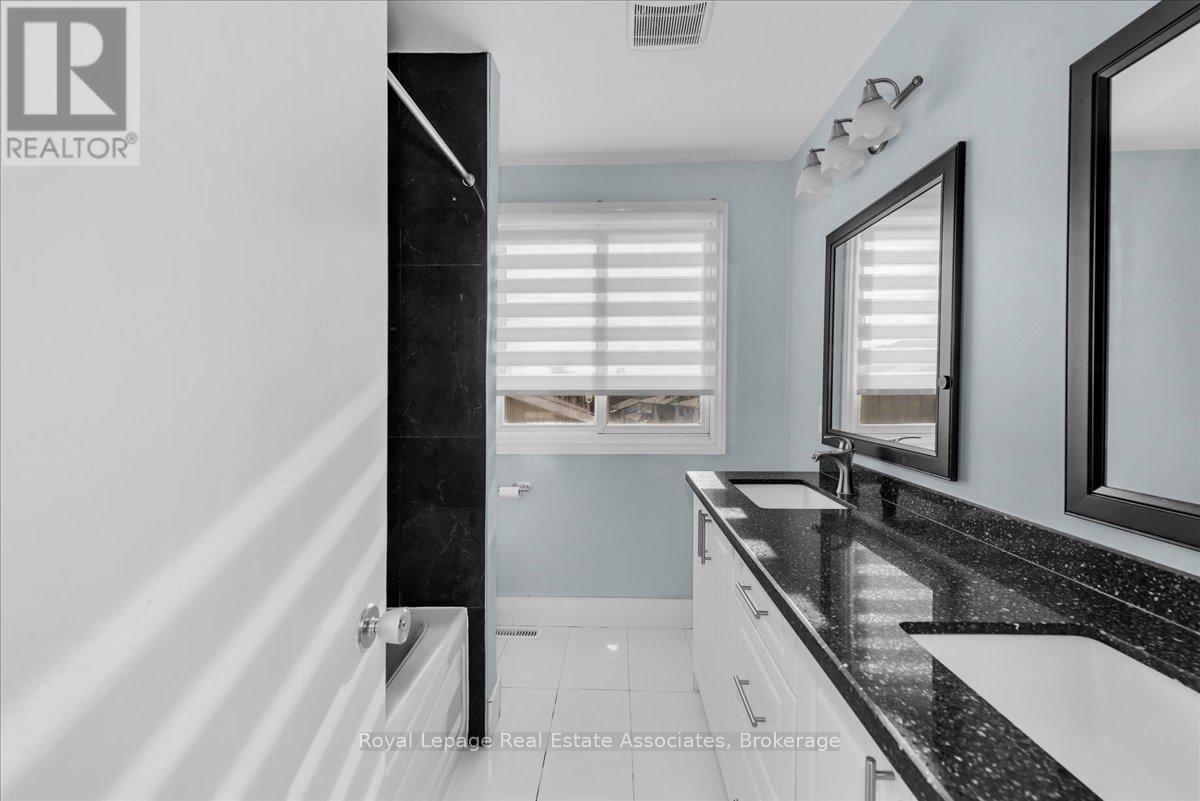 91 Bruce Beer Drive, Brampton, Ontario  L6V 2Z7 - Photo 27 - W12561062