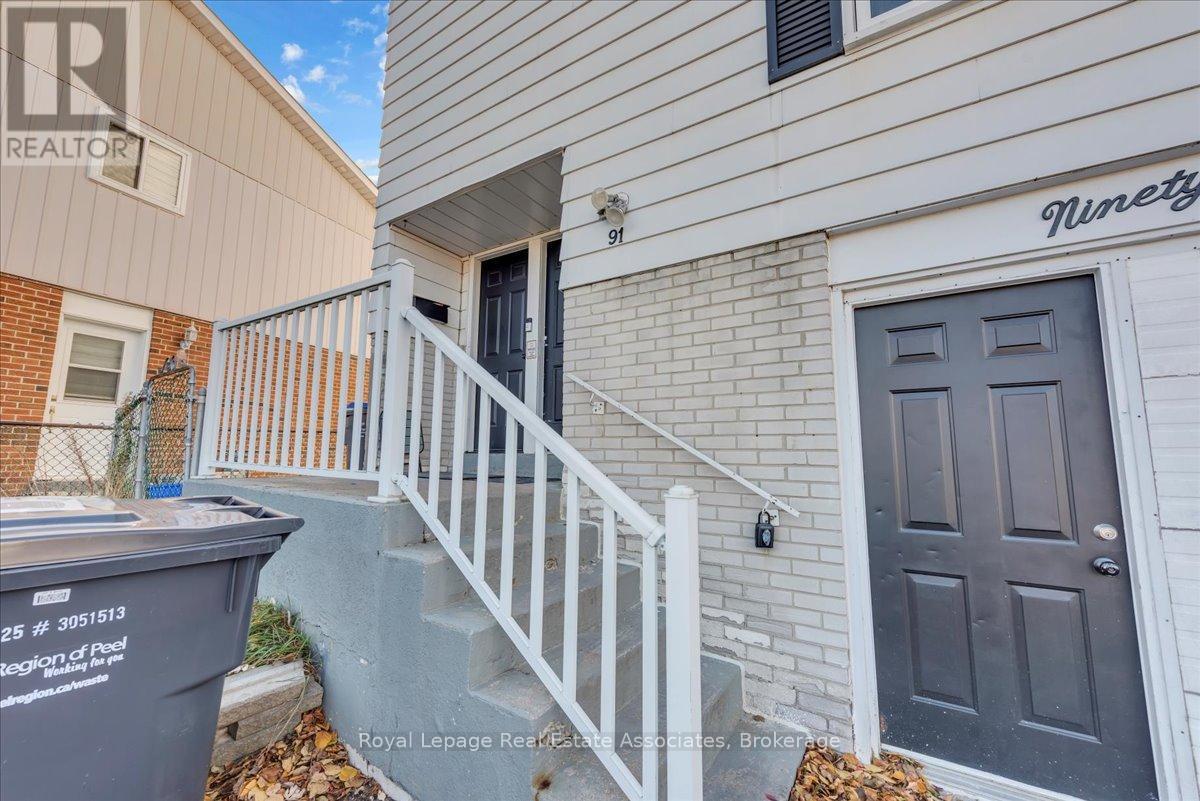 91 Bruce Beer Drive, Brampton, Ontario  L6V 2Z7 - Photo 5 - W12561062