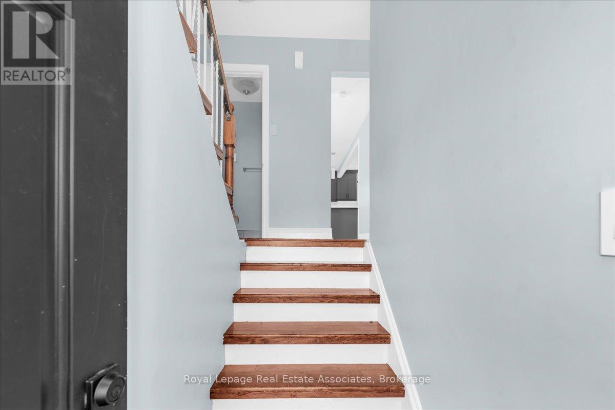 91 Bruce Beer Drive, Brampton, Ontario  L6V 2Z7 - Photo 6 - W12561062