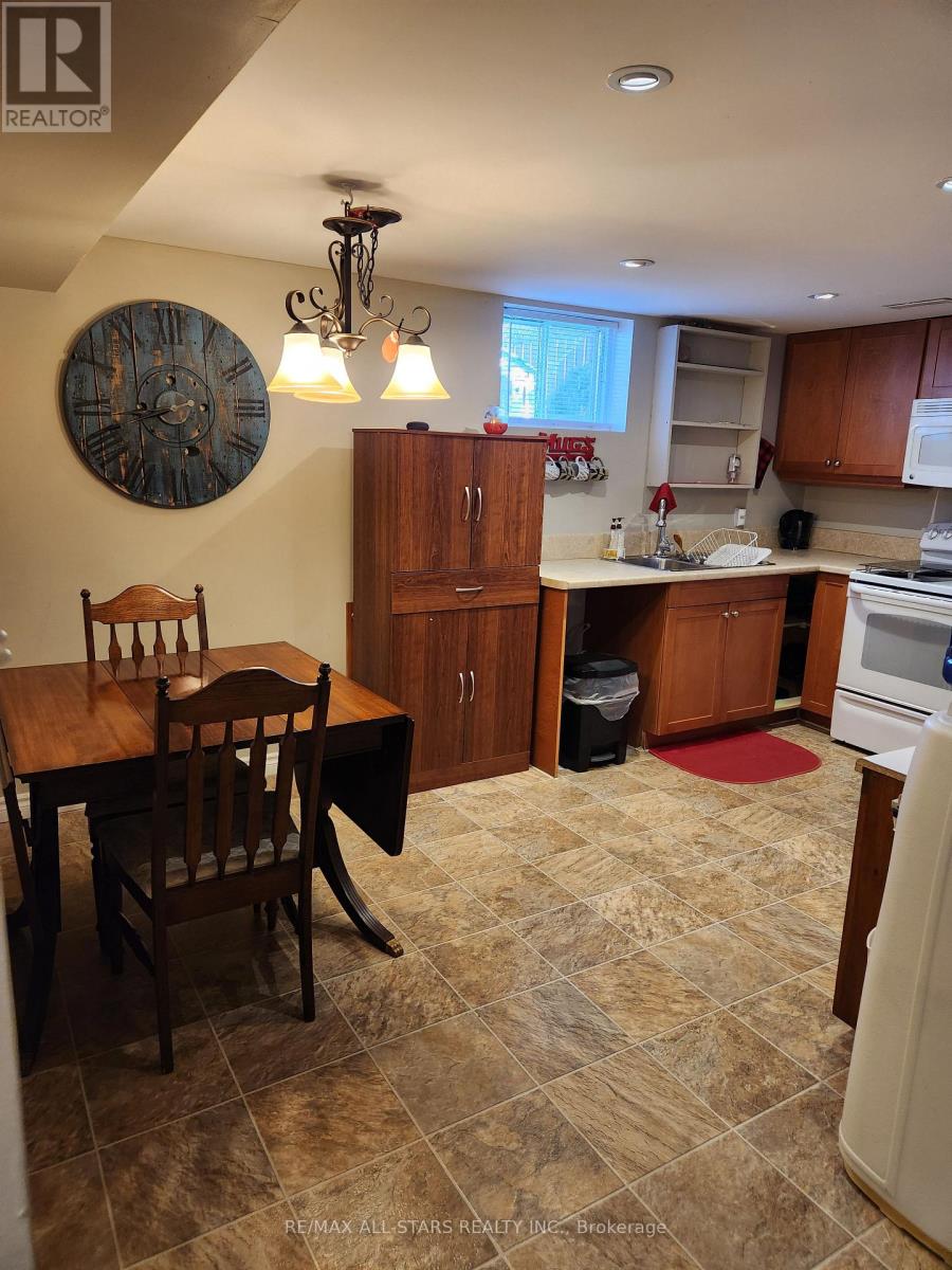 Lower - 232 Angeline Street N, Kawartha Lakes, Ontario  K9V 5E9 - Photo 16 - X12439304