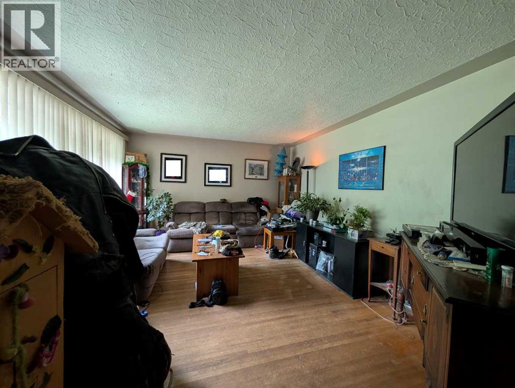 35 4 Avenue Se, High River, Alberta  T1V 1G3 - Photo 4 - A2238867