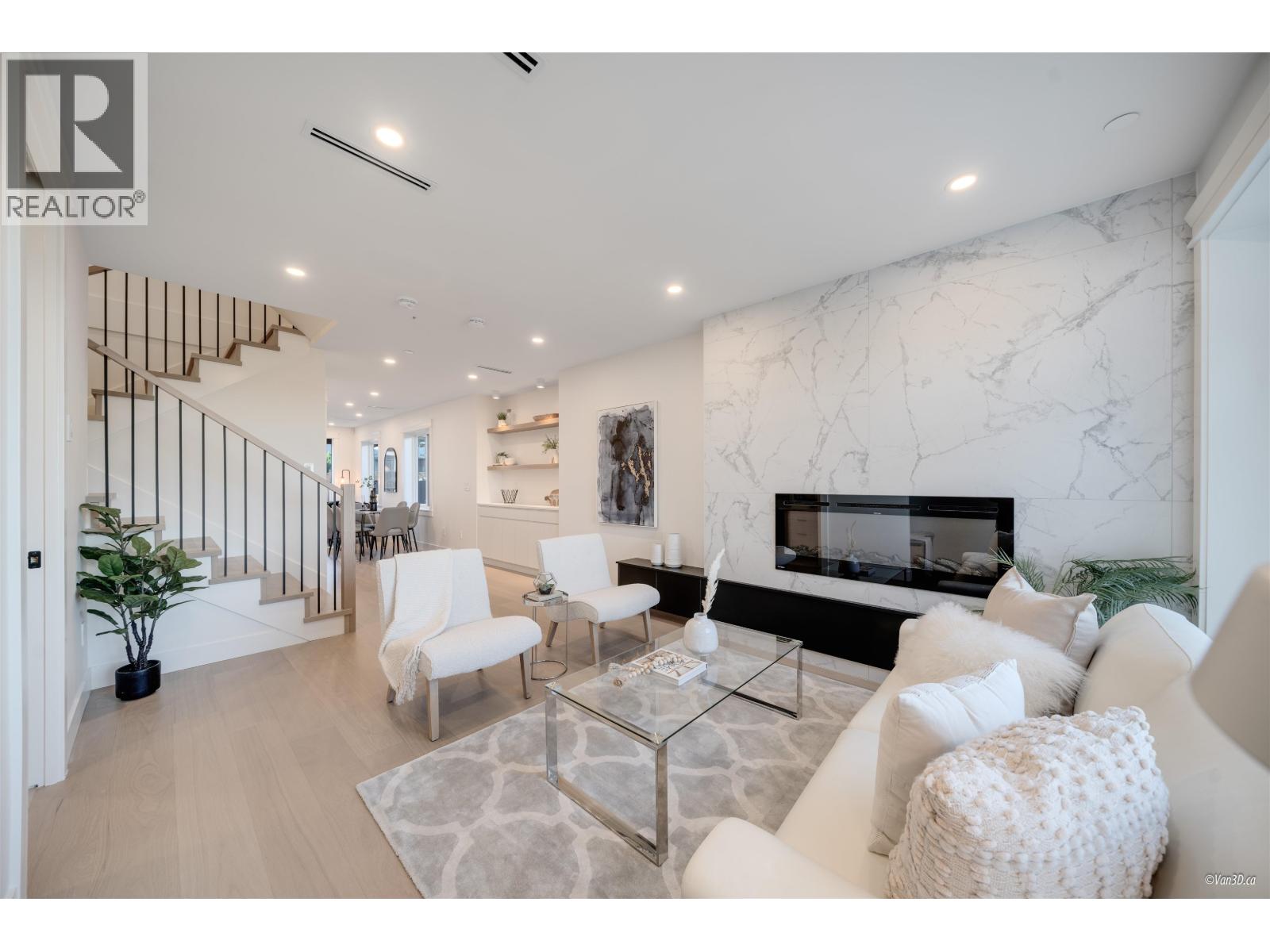 1167 E 63rd Avenue, Vancouver, British Columbia  V5X 2L3 - Photo 4 - R3067007