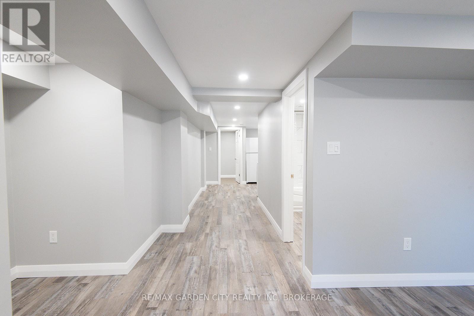 Lower - 191 Russell Avenue, St. Catharines, Ontario  L2R 1W9 - Photo 3 - X12561088