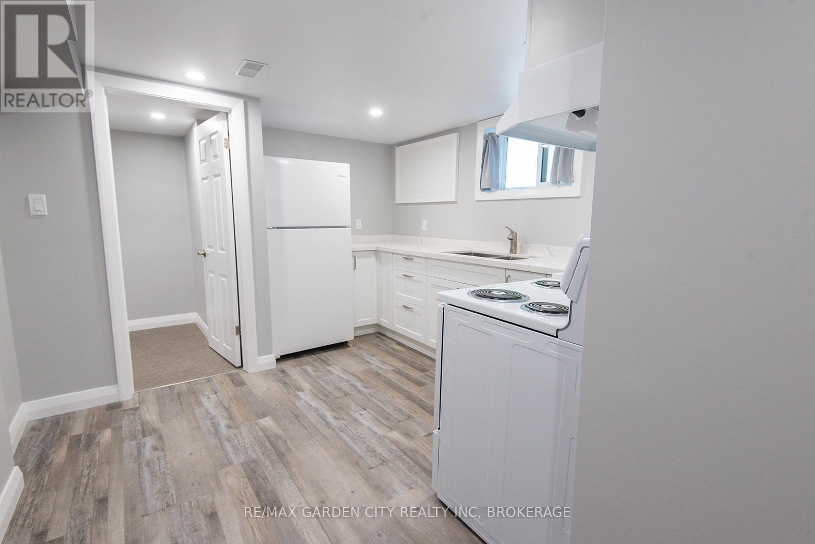 Lower - 191 Russell Avenue, St. Catharines, Ontario  L2R 1W9 - Photo 6 - X12561088