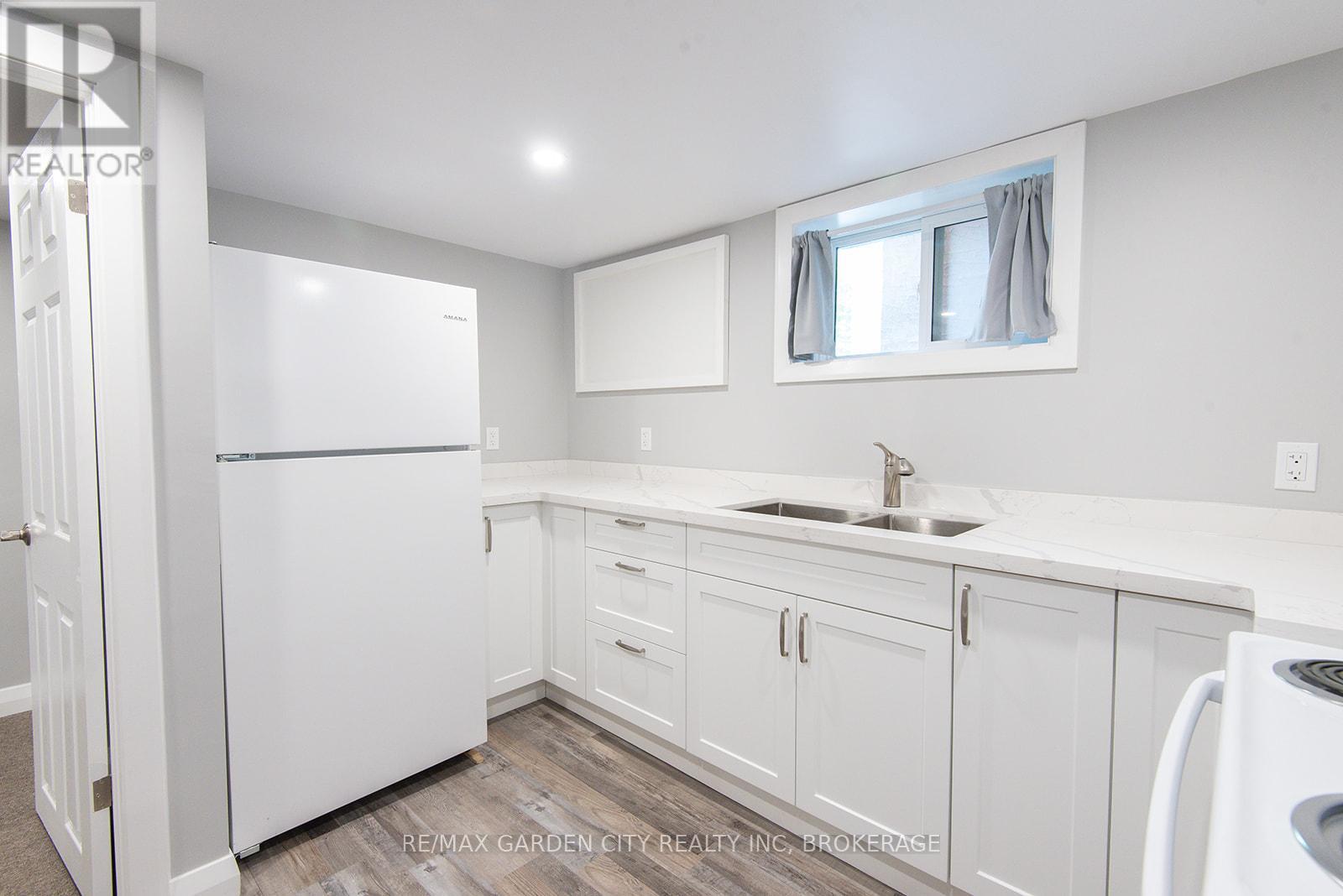 Lower - 191 Russell Avenue, St. Catharines, Ontario  L2R 1W9 - Photo 8 - X12561088