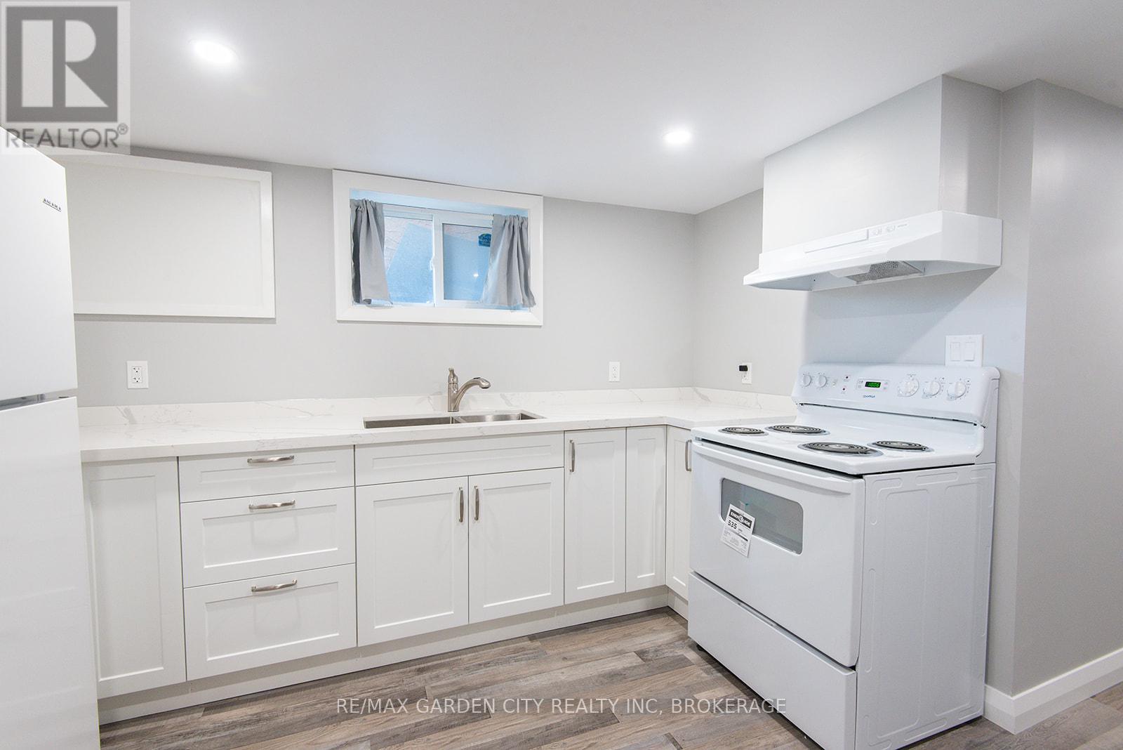 Lower - 191 Russell Avenue, St. Catharines, Ontario  L2R 1W9 - Photo 9 - X12561088