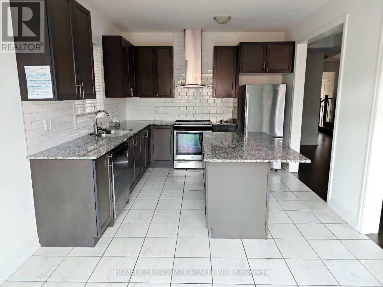 14 Lockton Street, Whitby, Ontario  L1P 0C2 - Photo 4 - E12557330