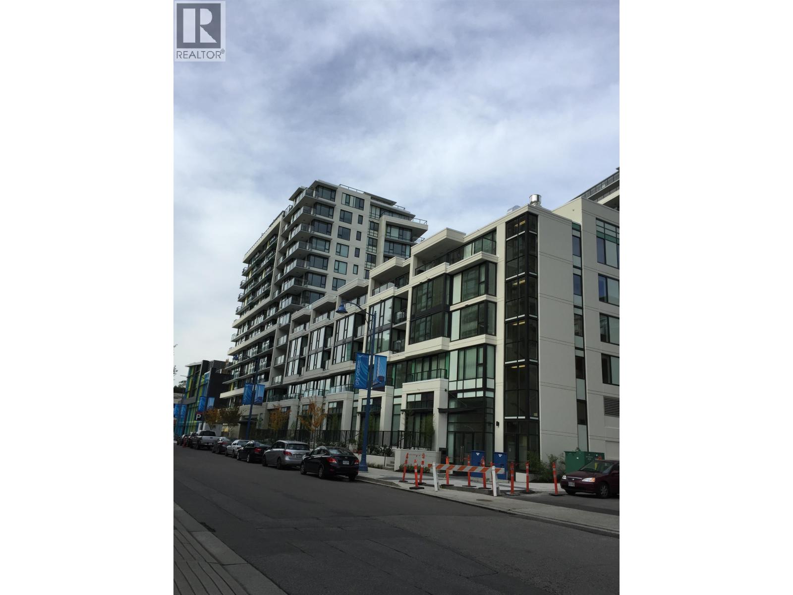 800 7733 FIRBRIDGE WAY, Richmond, British Columbia