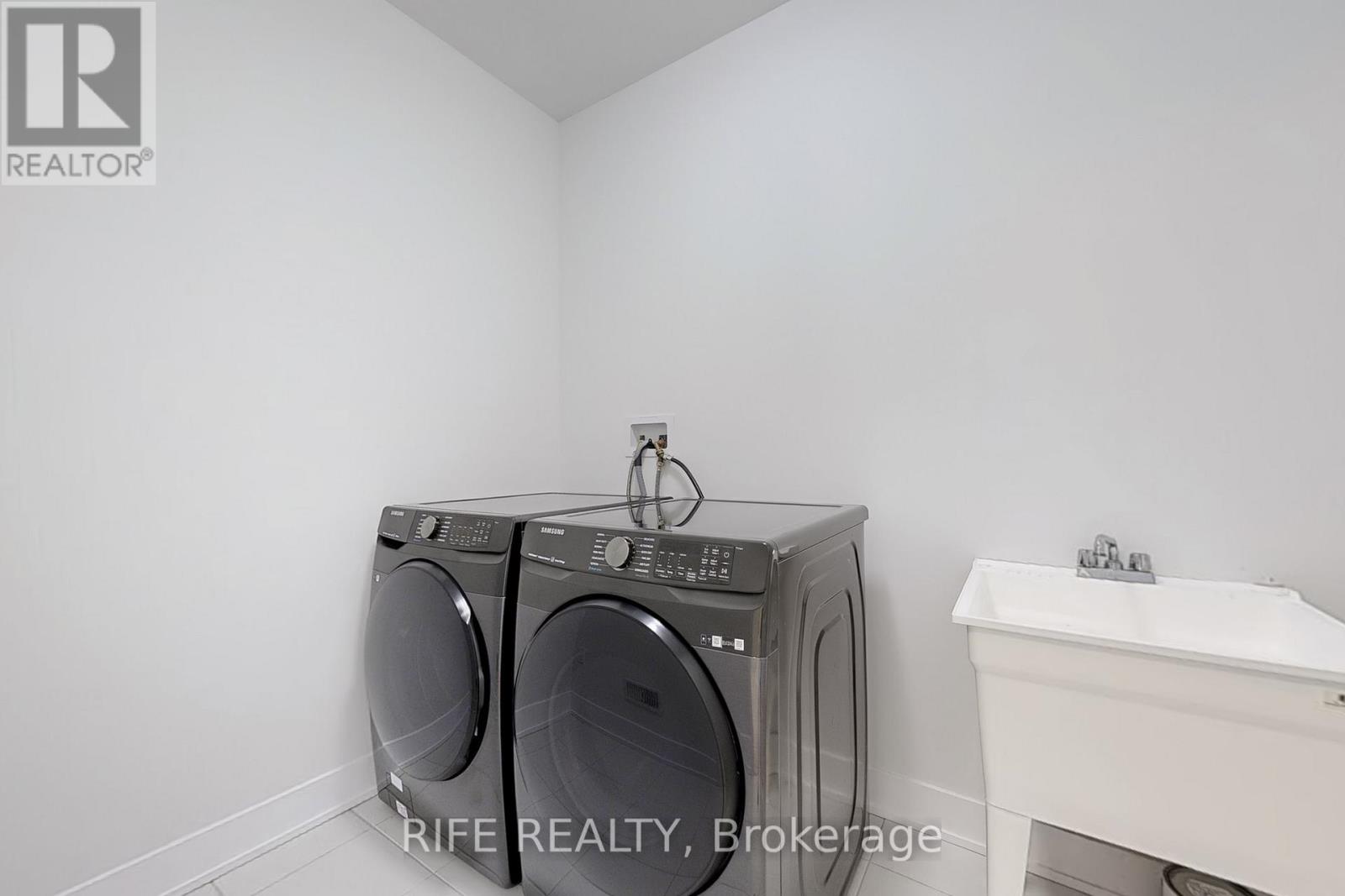 234 Sikura Circle, Aurora, Ontario  L4G 3Y8 - Photo 38 - N12561080