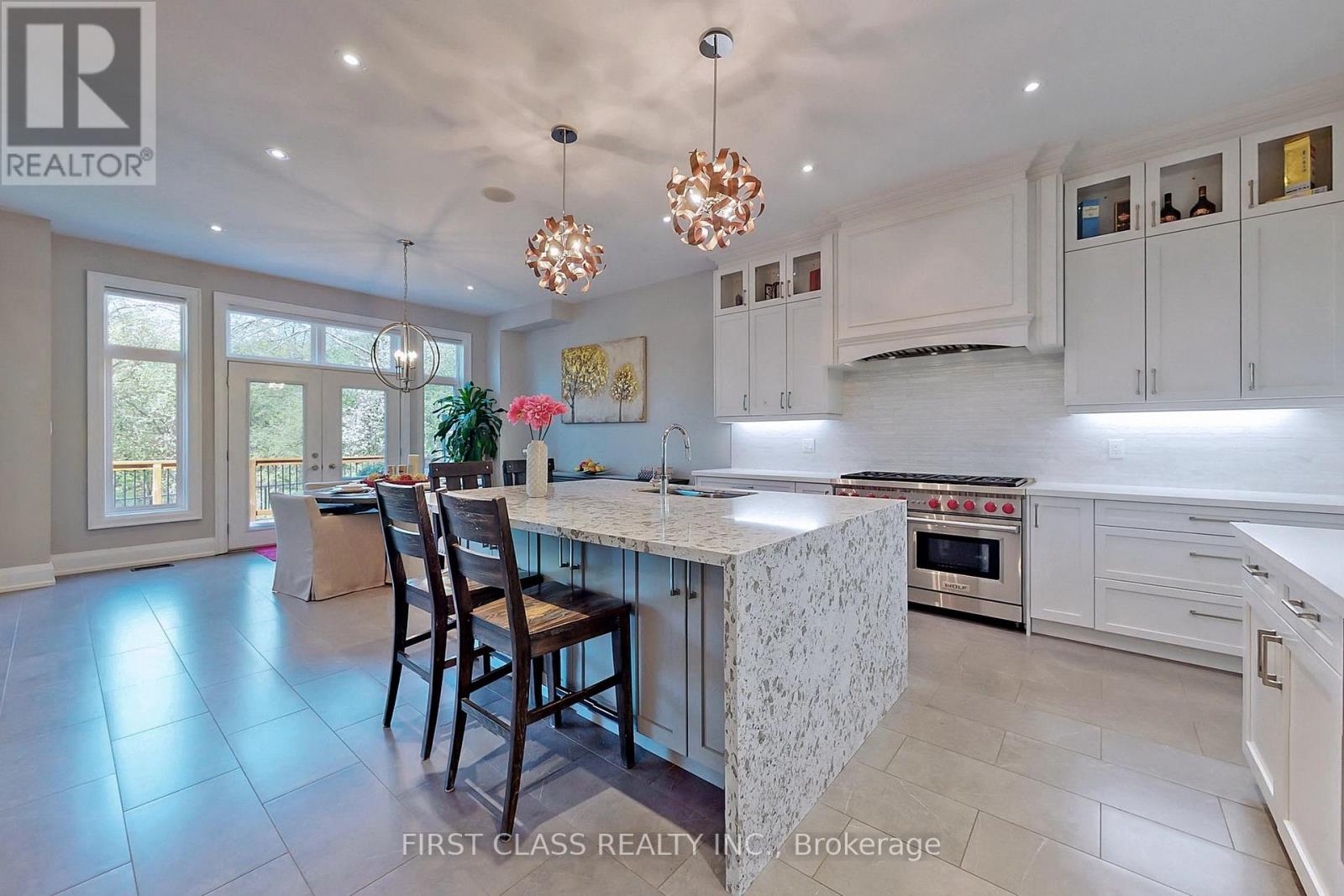 8 Heathmont Court, Richmond Hill, Ontario  L4E 1C2 - Photo 13 - N12561084