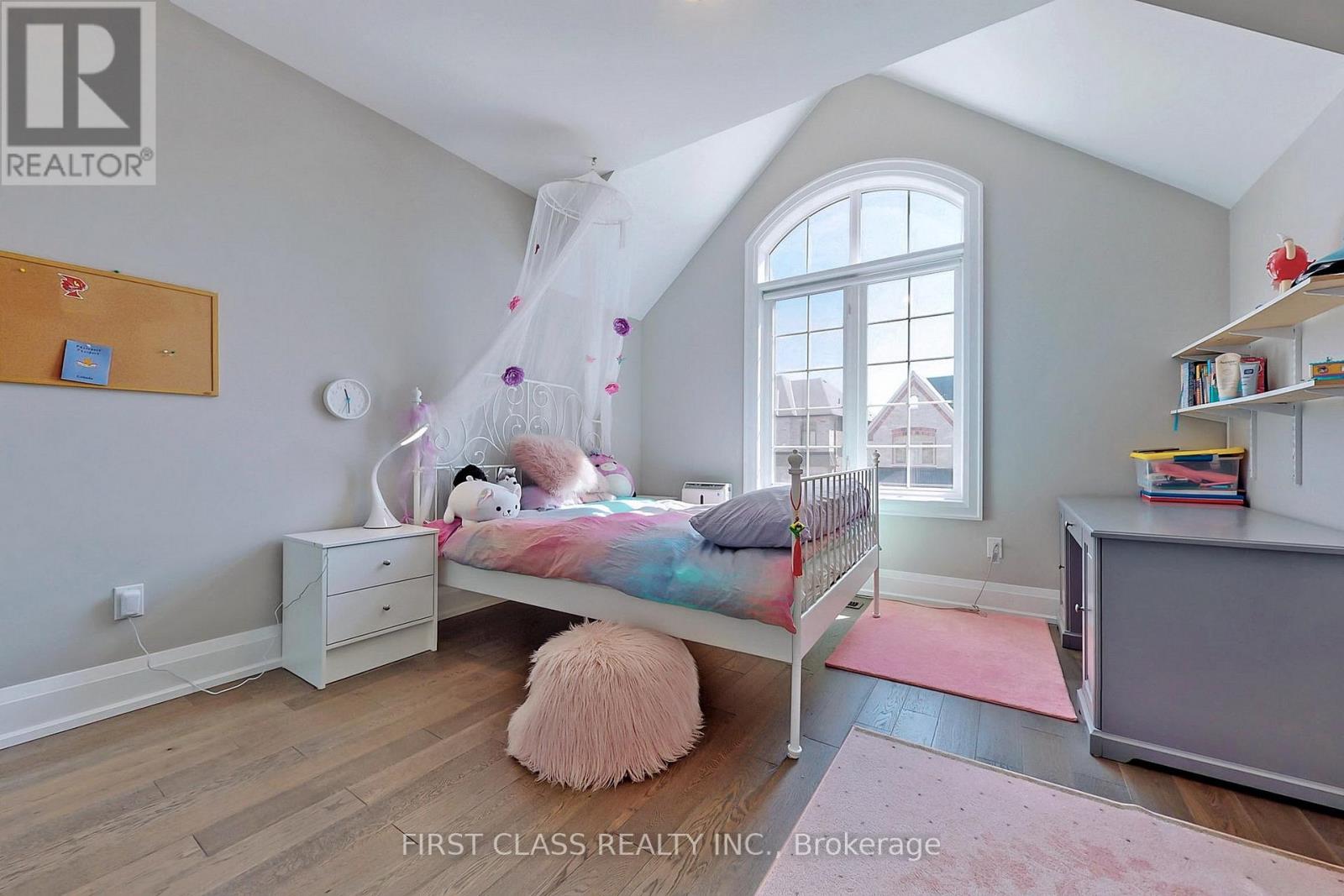 8 Heathmont Court, Richmond Hill, Ontario  L4E 1C2 - Photo 22 - N12561084