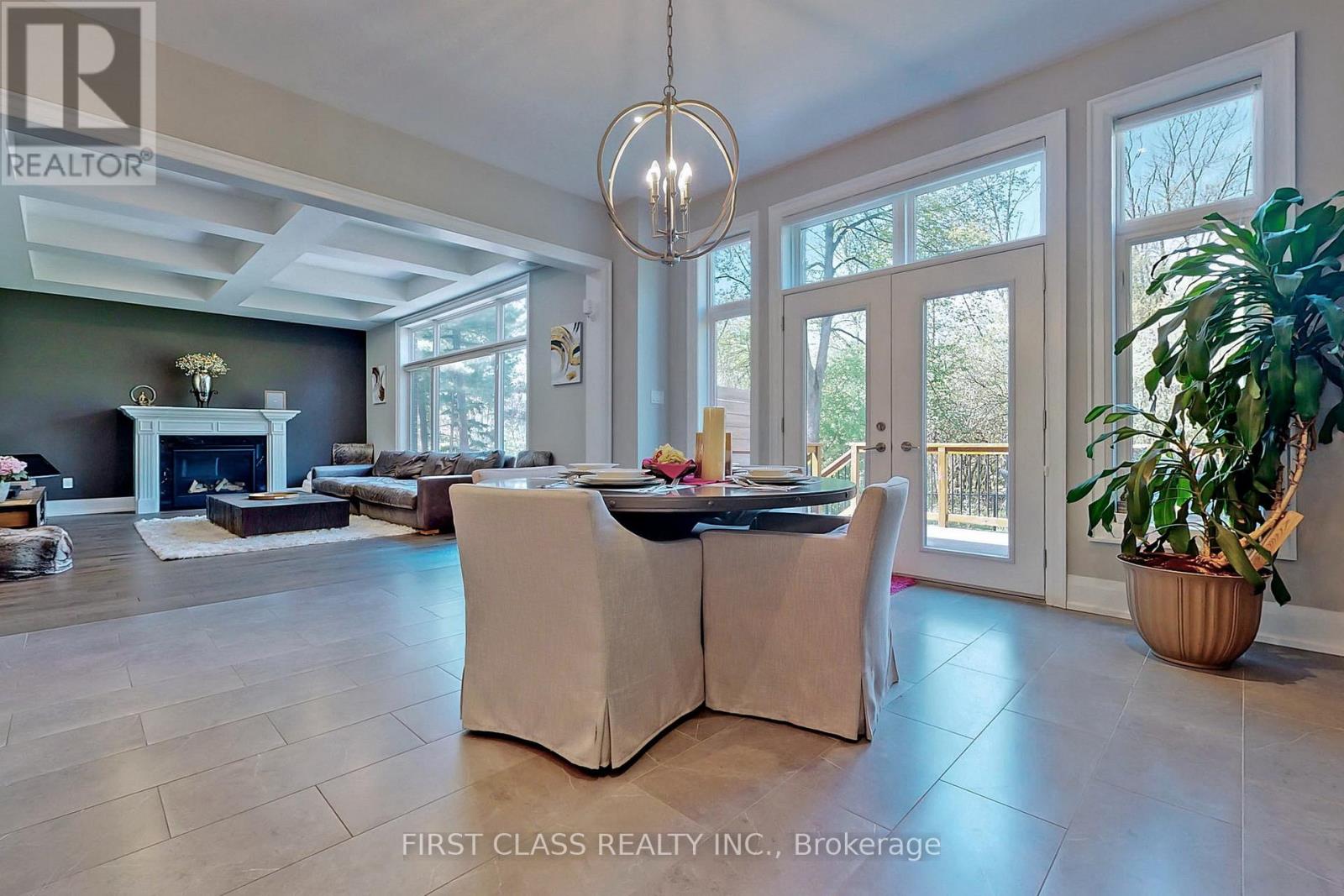 8 Heathmont Court, Richmond Hill, Ontario  L4E 1C2 - Photo 4 - N12561084