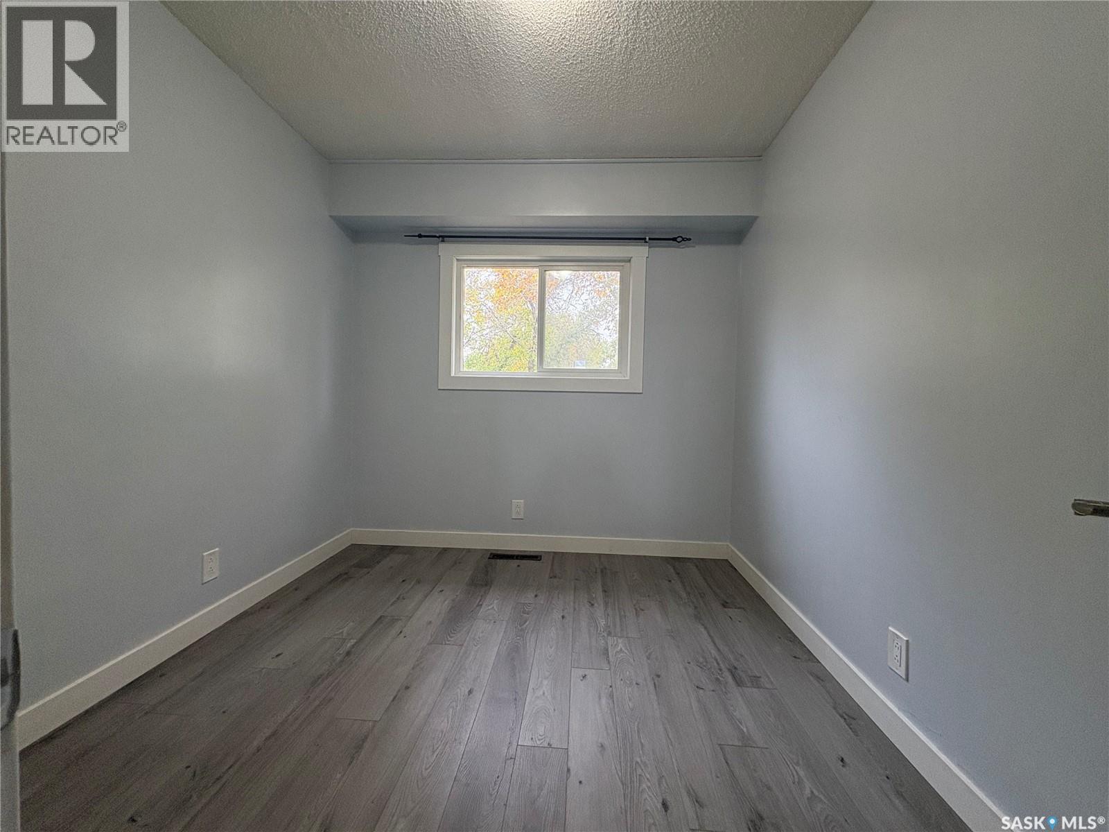 419 Royal Street, Regina, Saskatchewan  S4R 4Y5 - Photo 12 - SK019875