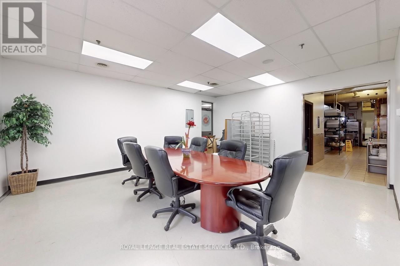 557 Dixon Road, Toronto, Ontario  M9W 1A8 - Photo 28 - W12561092