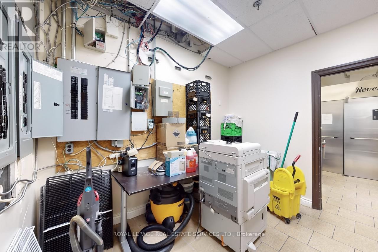 557 Dixon Road, Toronto, Ontario  M9W 1A8 - Photo 33 - W12561092