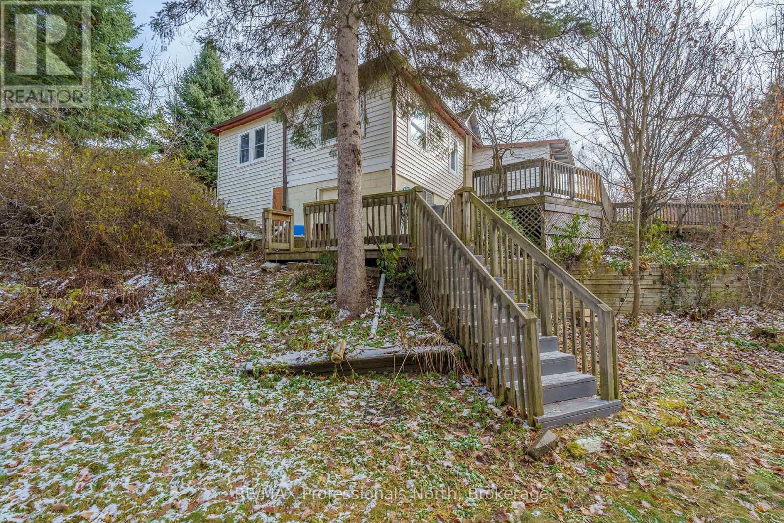 18 George Street, Huntsville, Ontario P1H 1T9 - Photo 21 - X12561118