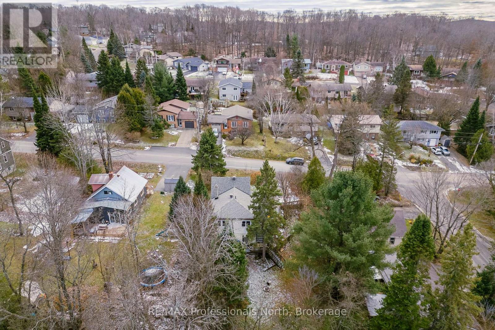 18 George Street, Huntsville, Ontario P1H 1T9 - Photo 33 - X12561118