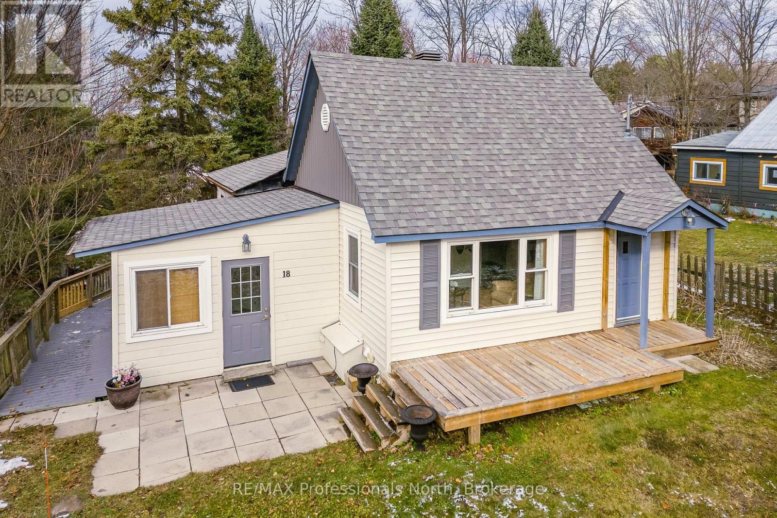 18 George Street, Huntsville, Ontario P1H 1T9 - Photo 35 - X12561118