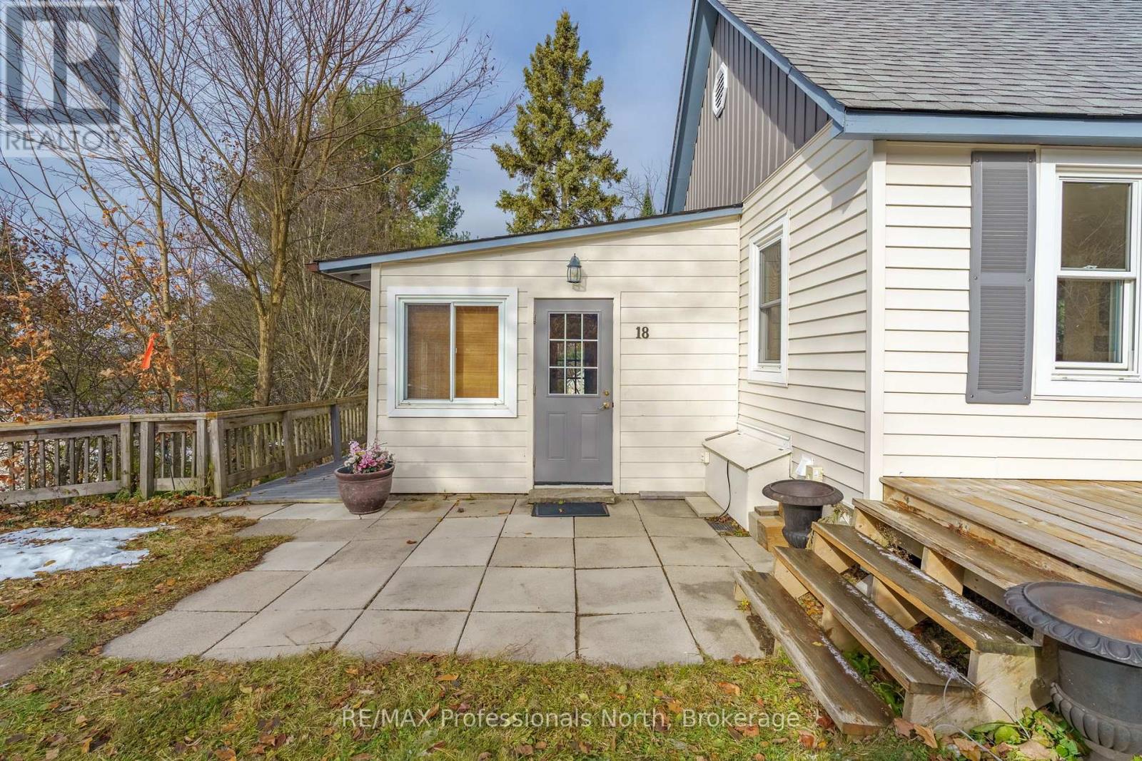 18 George Street, Huntsville, Ontario P1H 1T9 - Photo 36 - X12561118