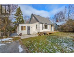 18 GEORGE STREET, Huntsville, Ontario