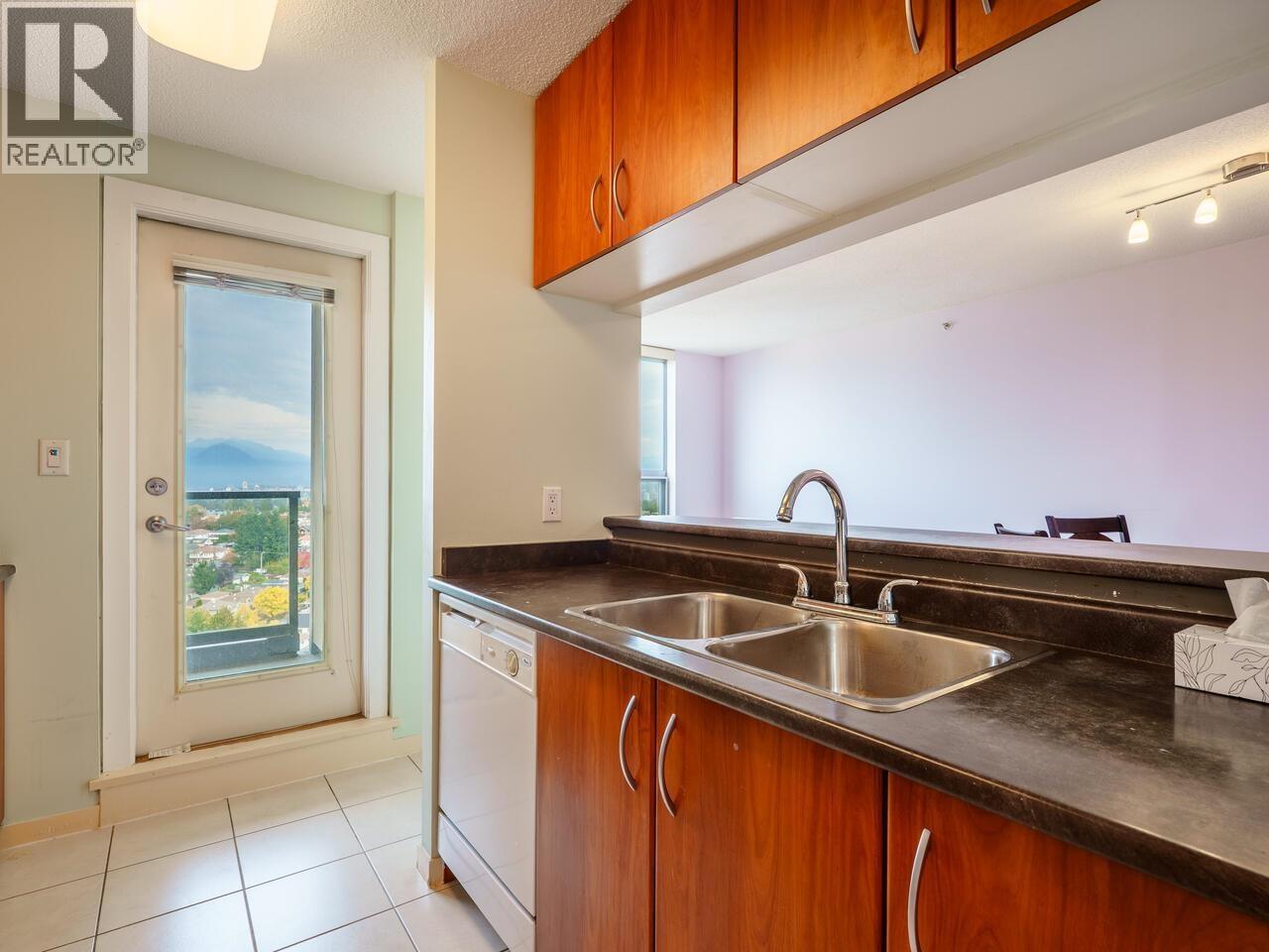 2409 3663 Crowley Drive, Vancouver, British Columbia  V5R 6H4 - Photo 10 - R3055531