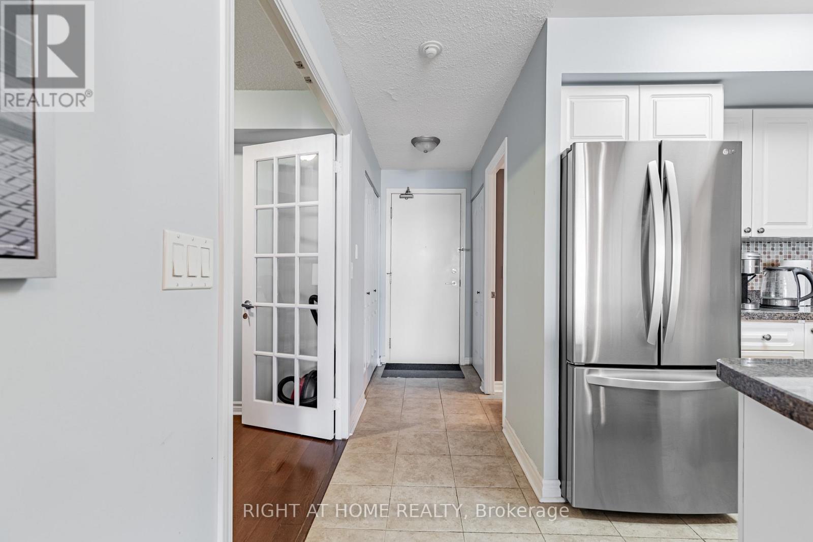 1805 - 17 Barberry Place, Toronto, Ontario M2K 3E2 - Photo 2 - C12561116