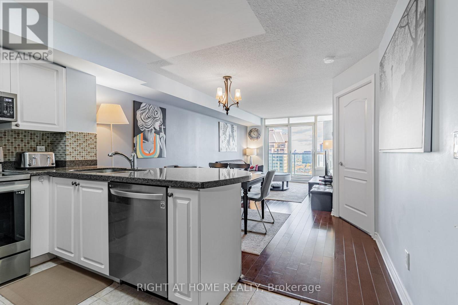 1805 - 17 Barberry Place, Toronto, Ontario M2K 3E2 - Photo 7 - C12561116