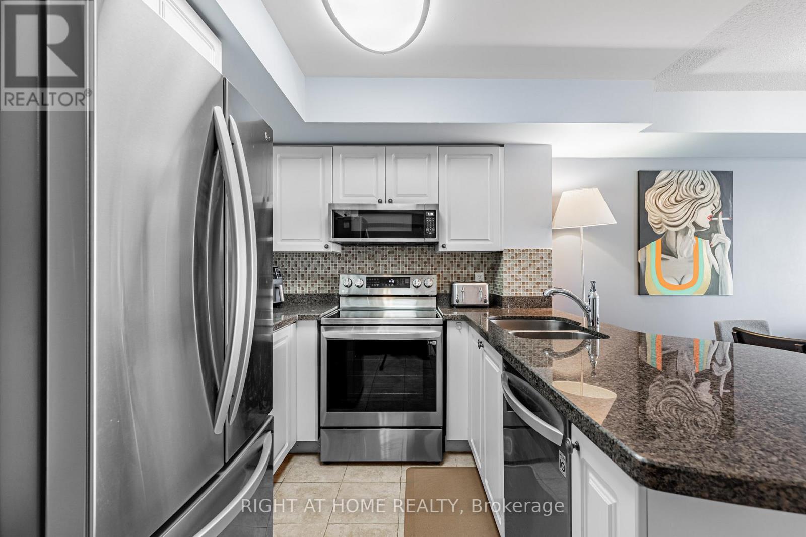 1805 - 17 Barberry Place, Toronto, Ontario M2K 3E2 - Photo 8 - C12561116