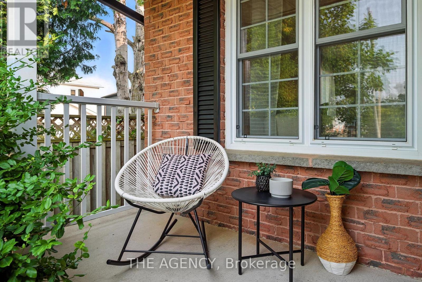 1541 Bentley Lane, Pickering, Ontario  L1X 2M6 - Photo 3 - E12397917